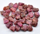 Bra Pris Parti 34 st Obehandlad Rå Oslipad Rubin 94,24 carat Naturlig Kristall Fin Färg från Tanzania Köp Nu! (bild för) Bra Pris Parti 34 st Obehandlad Rå Oslipad Rubin 94,24 carat Naturlig Kristall Fin Färg från Tanzania Köp Nu!