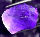 Bra Pris Obehandlad Rå Oslipad Topp Violett Ametist 9,34 carat Naturlig Kristall från Afrika Köp Nu! (bild för) Bra Pris Obehandlad Rå Oslipad Topp Violett Ametist 9,34 carat Naturlig Kristall från Afrika Köp Nu!